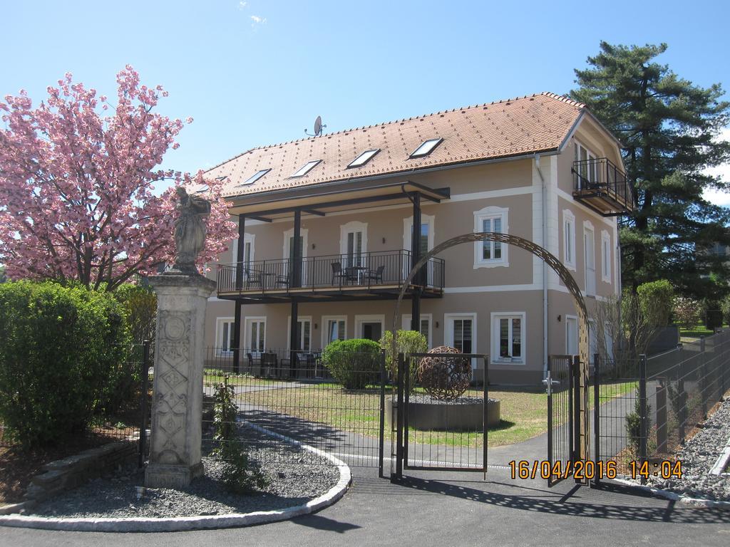Villa zur Schmied'n Ehrenhausen Exterior foto